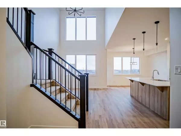 Edmonton, AB T6W4X8,1323 11 AV NW