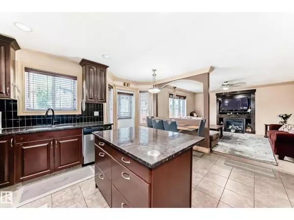 Edmonton, AB T6T0H4,1913 33B AV NW