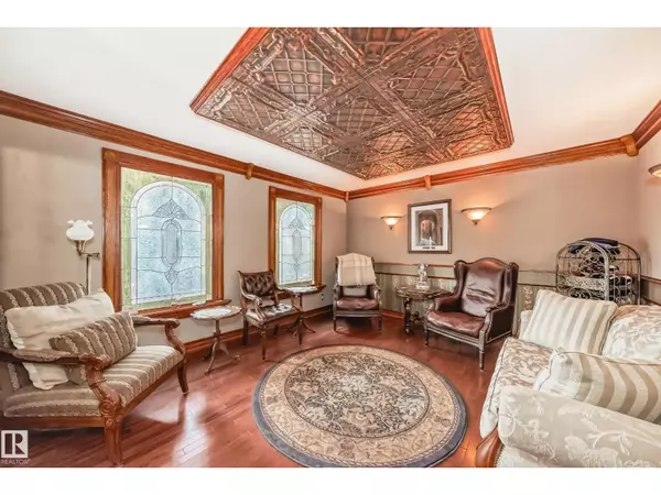 Edmonton, AB T5T3J4,18516 97A AV NW