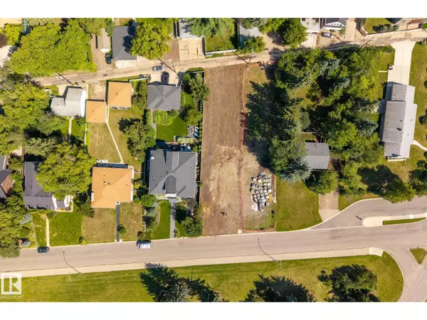 8717 SASKATCHEWAN DR NW, Edmonton, AB T6G2A9
