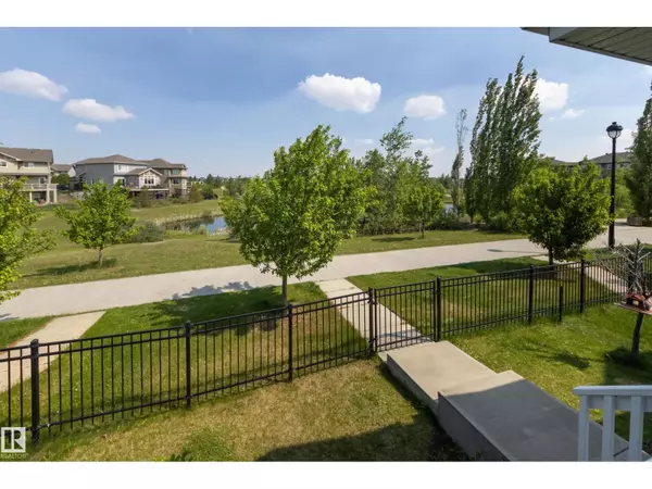 1832 CARRUTHERS LN SW, Edmonton, AB T6W0Z1