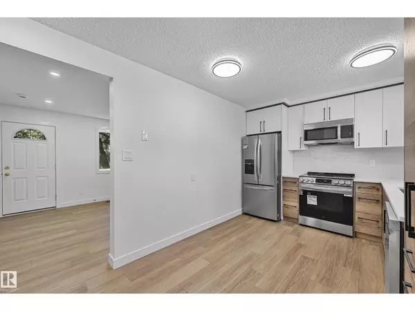 Edmonton, AB T5A3K9,416 HERMITAGE RD NW