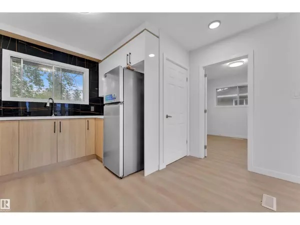 Edmonton, AB T5P1J5,15965 110B AV NW