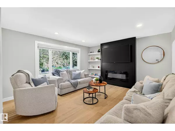 Edmonton, AB T6H2C5,10507 69 AV NW