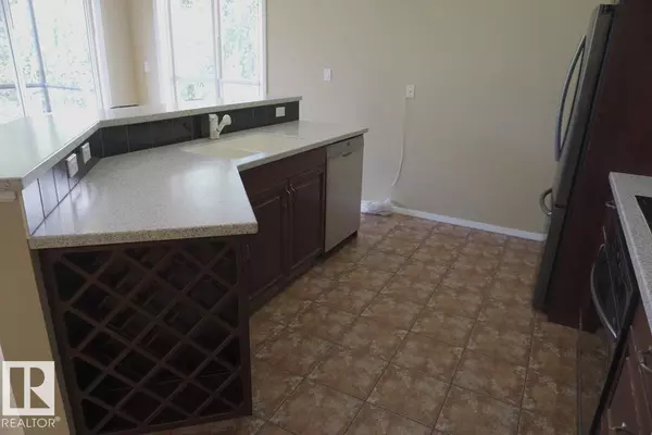 Edmonton, AB T5K1J5,#434 10023 110 ST NW