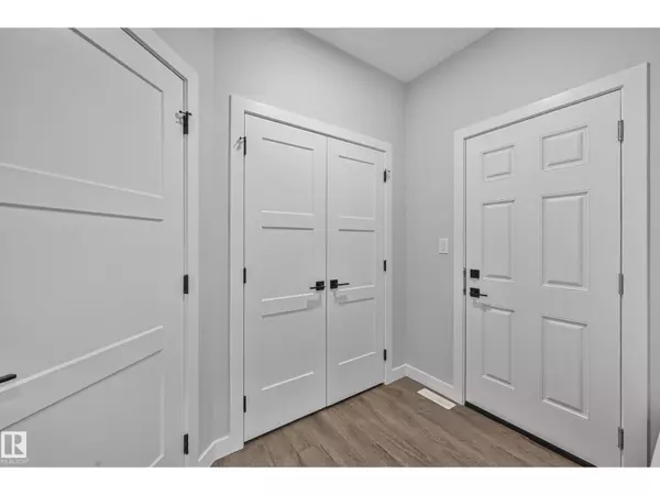 Gibbons, AB T0A1N0,76 MAPLE CR