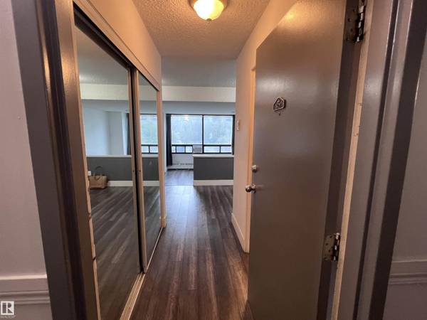 #425 10160 114 ST NW NW, Edmonton, AB T5K2L2
