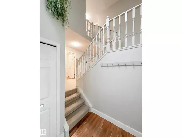 St. Albert, AB T8N3M2,8 WHITEOAKS ES