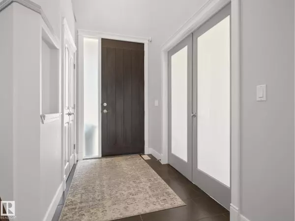 Edmonton, AB T5T6Y3,8816 208 ST NW