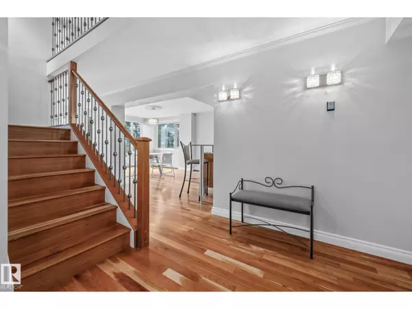 Edmonton, AB T5K1Y8,#202 10010 119 ST NW