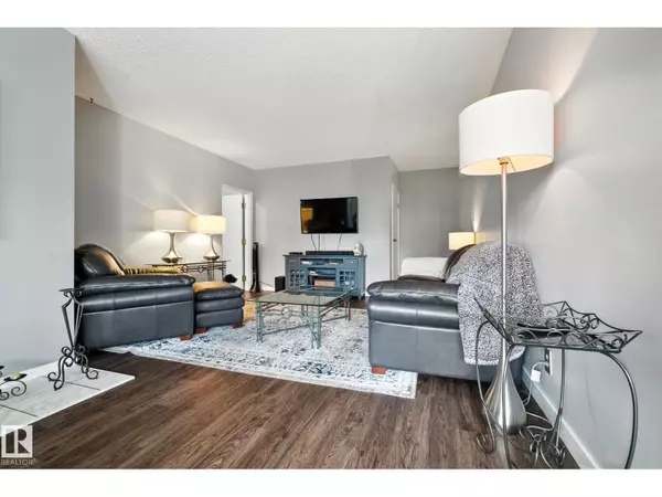 Edmonton, AB T5K2J9,#405 9809 110 ST NW