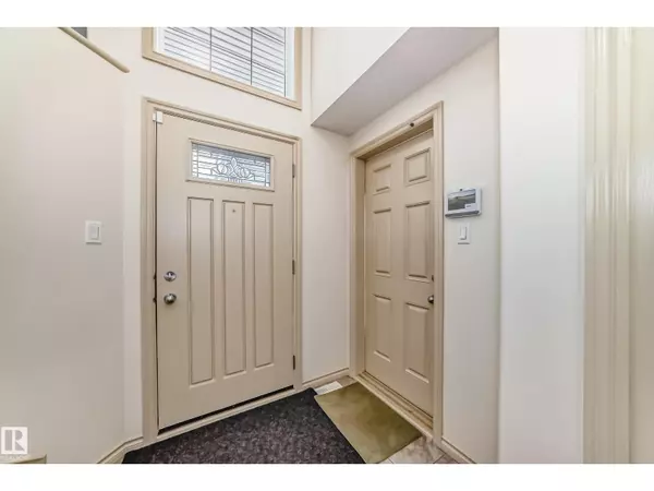 Edmonton, AB T6T0H8,1443 37C AV NW