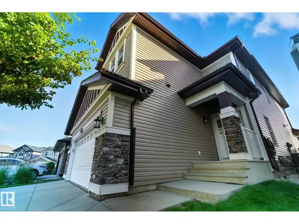 Edmonton, AB T6W2G3,3875 AGAR GREEN SW