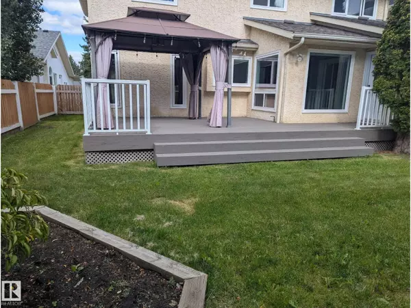 Edmonton, AB T6J6N4,11019 10 AV NW