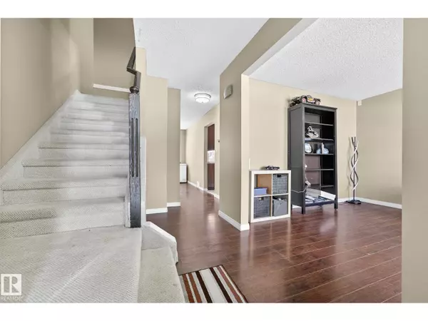 Edmonton, AB T5X1Z8,11005 162A AV NW