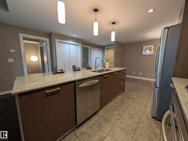 Edmonton, AB T6J2X1,#416 2510 109 ST NW
