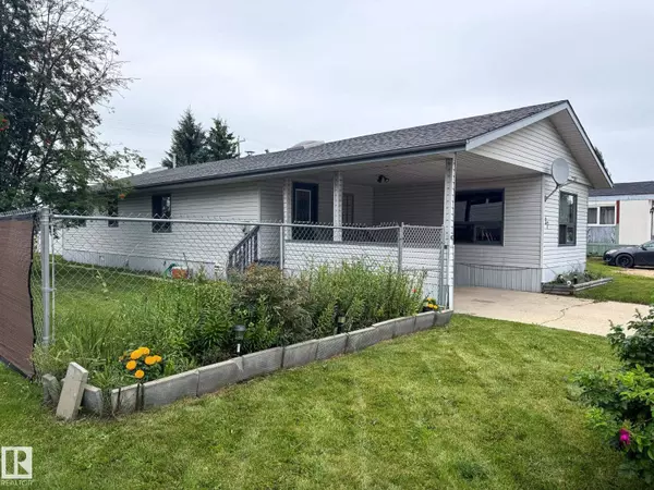 27 Auttreaux DR, Whitecourt, AB T7S1C8