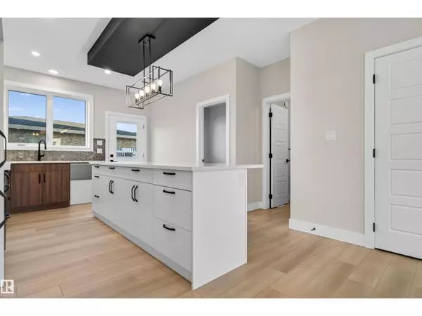 St. Albert, AB T8N8A3,30 RASPBERRY RD