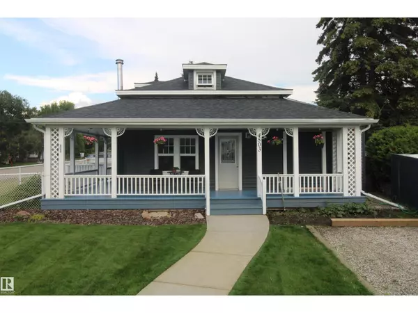Rural Lac Ste. Anne County, AB T0E0A0,4503 50 AV