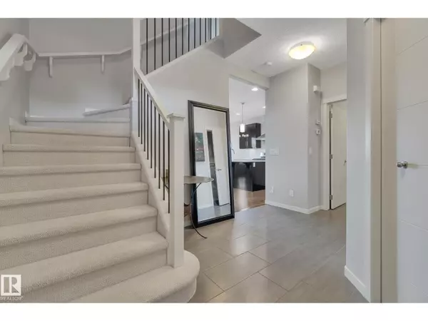 Edmonton, AB T5S0H3,2047 REDTAIL CM NW