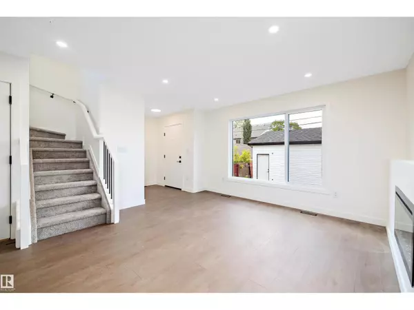 Edmonton, AB T5B4B3,11738 91 ST NW