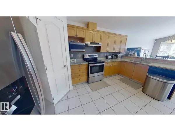 Edmonton, AB T5Z3B4,8415 156 AV NW