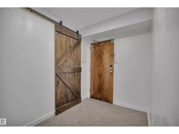 Edmonton, AB T6G0X1,#105 11011 86 AV NW