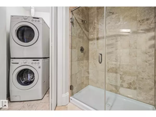 Edmonton, AB T5J0B6,#3302 10152 104 ST NW