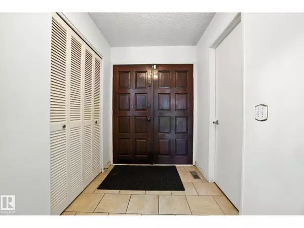 Edmonton, AB T5T0Y1,8731 180 ST NW