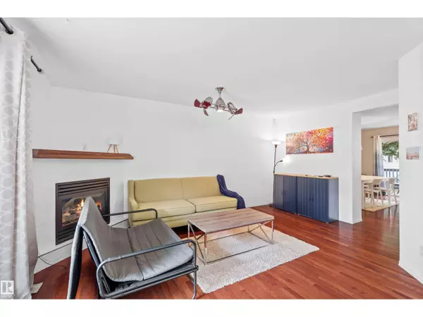 Edmonton, AB T5H4M8,10516 108 AV NW