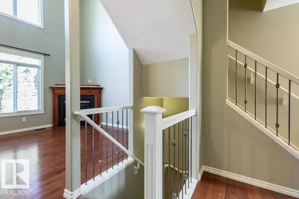 Edmonton, AB T6W1W8,11546 11 AV SW