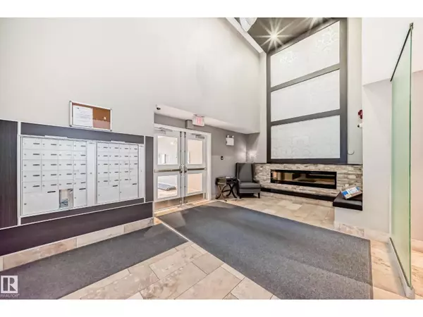 Edmonton, AB T6G0Y3,#205 11710 87 AV NW NW