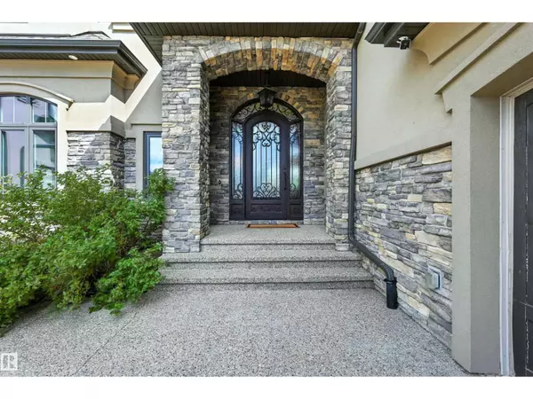 Edmonton, AB T6W2T6,631 HOWATT DR SW