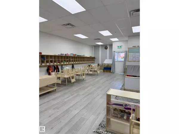 Edmonton, AB A5P2P9,10126 156 ST NW