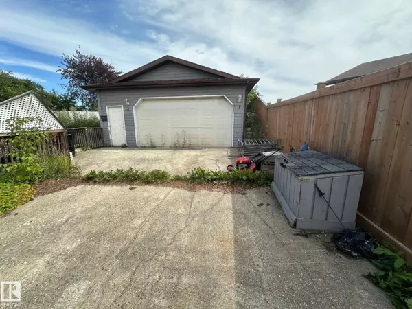 Edmonton, AB T6L2L3,1023 35 ST NW