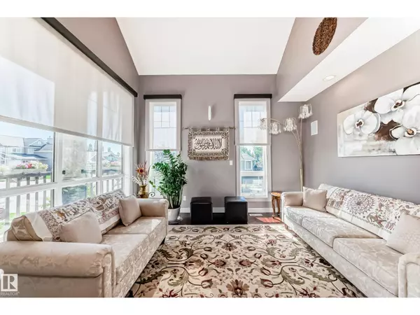 Edmonton, AB T6R3V3,3304 MCCALL CO NW