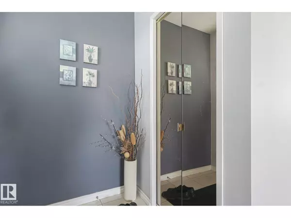 Edmonton, AB T6J5T1,10439 16 AV NW