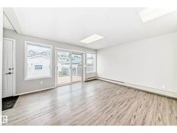 Edmonton, AB T6H2B6,10735 68 AV NW