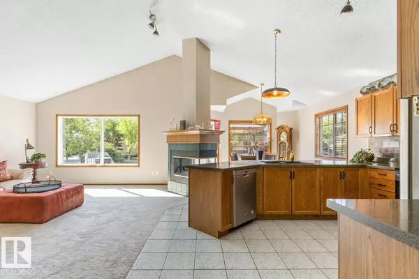 Edmonton, AB T6T7A6,11735 10 AV NW NW