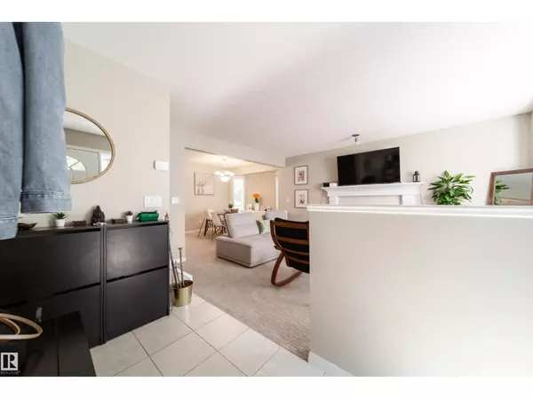 Edmonton, AB T6C0V9,8118-8120 81 AV NW