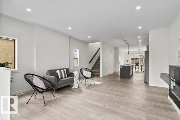 Edmonton, AB T5P2X3,9826 158 ST NW