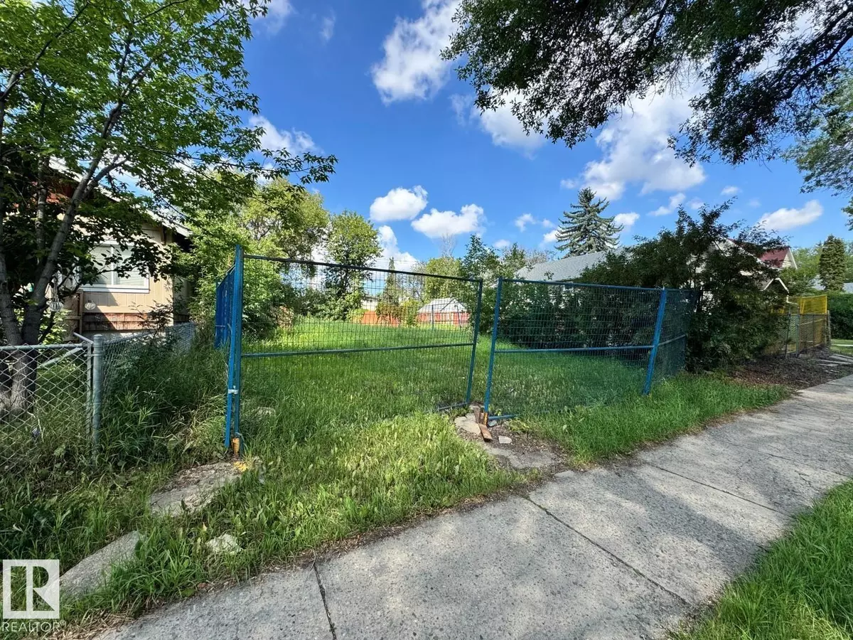 Edmonton, AB T5G1W8,11144 97 ST NW