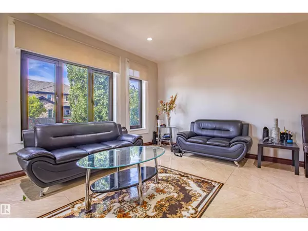 Edmonton, AB T6W0X9,4103 WESTCLIFF HEATH HE SW SW