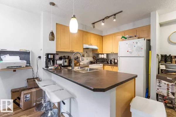 Edmonton, AB T6W1N2,#213 622 MCALLISTER LO SW