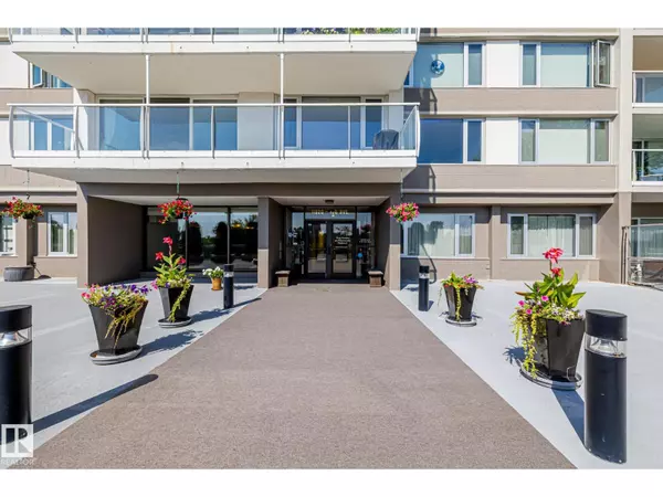 Edmonton, AB T5K0K5,#802 11920 100 AV NW