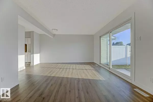 Edmonton, AB T5X3L4,11514 139 AV NW
