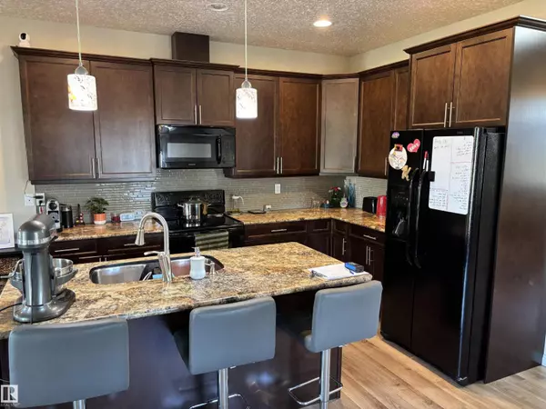 Elk Point, AB T0A1A0,4804 53 AV