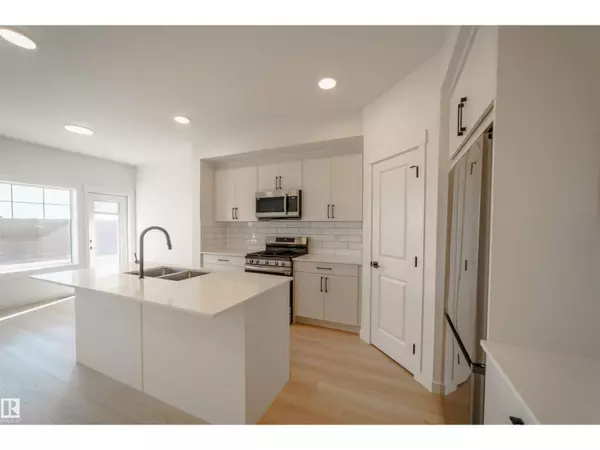 Edmonton, AB T6W5E4,1303 Podersky WD SW