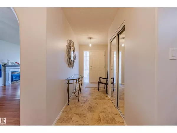 Edmonton, AB T6W1B9,#128 215 BLACKBURN E SW