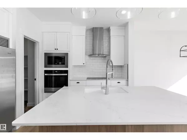 Edmonton, AB T5S2C2,4511 Warbler Loop NW